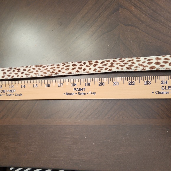 Pretty Animal print belt, size medium. Silver buckle. 36 inches long. - Picture 6 of 7